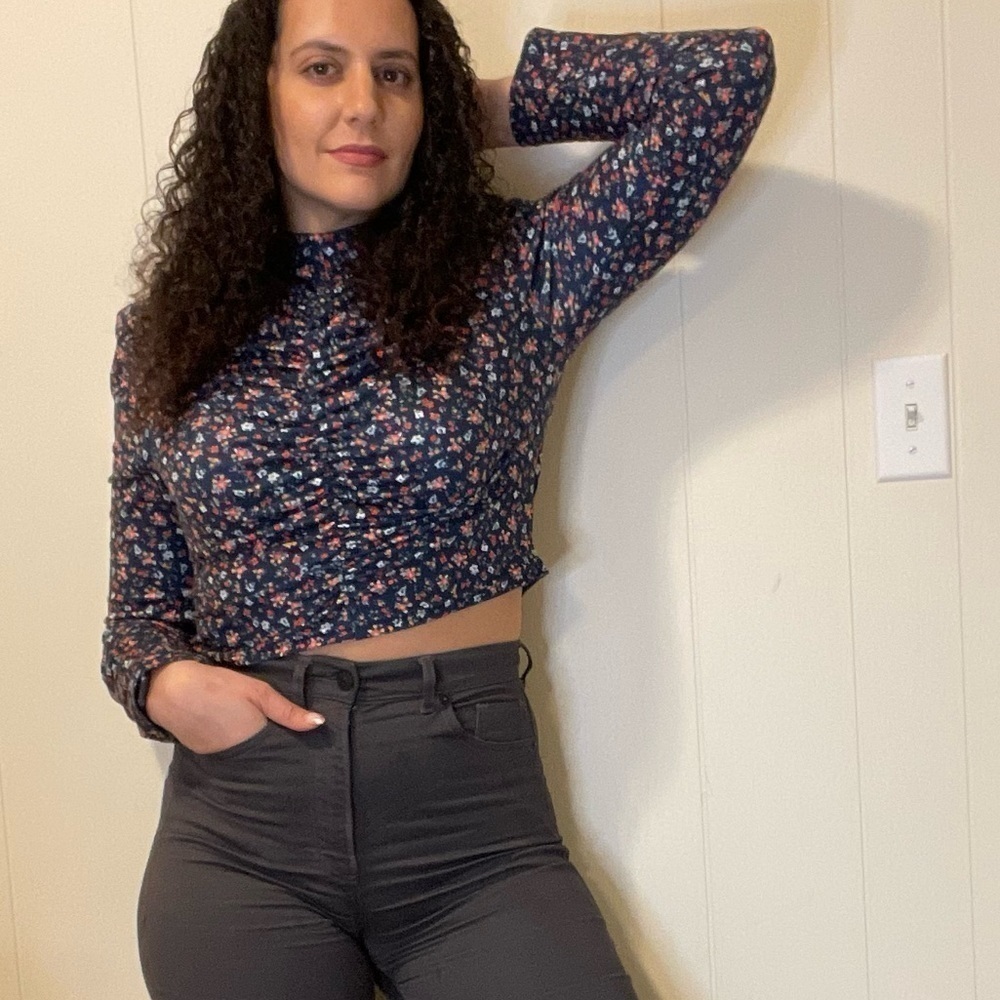 Navy blue ditsy floral long sleeve crop‎ top size medium